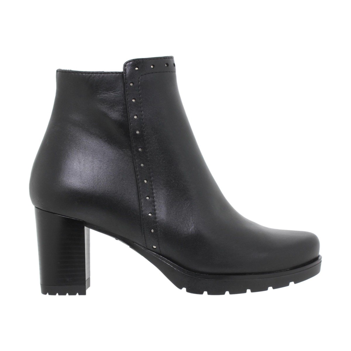 Leather Ankle boots by Desiree 
Manufactured and designed in Spain.
Made of cow leather.