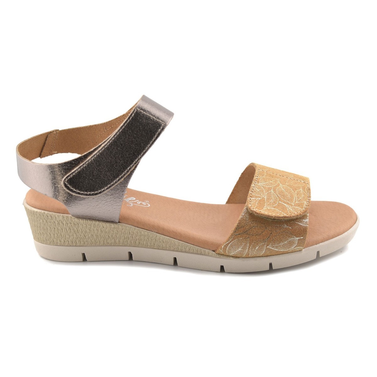 Beige leather wedge sandals by Amelie