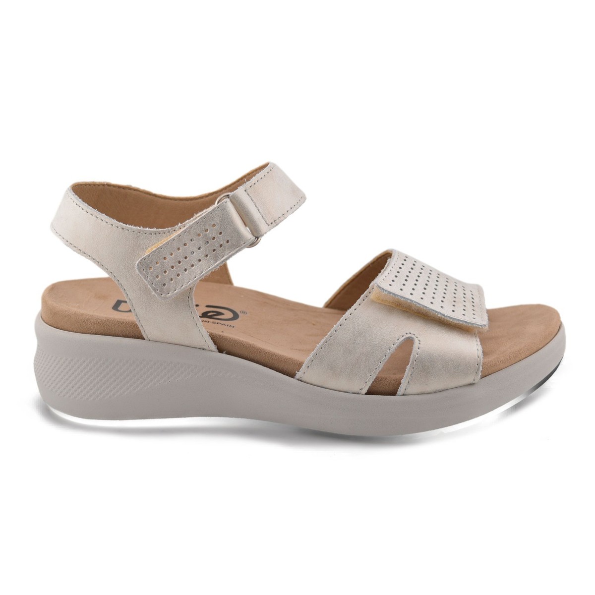 Beige leather wedge sandals by Tupie
