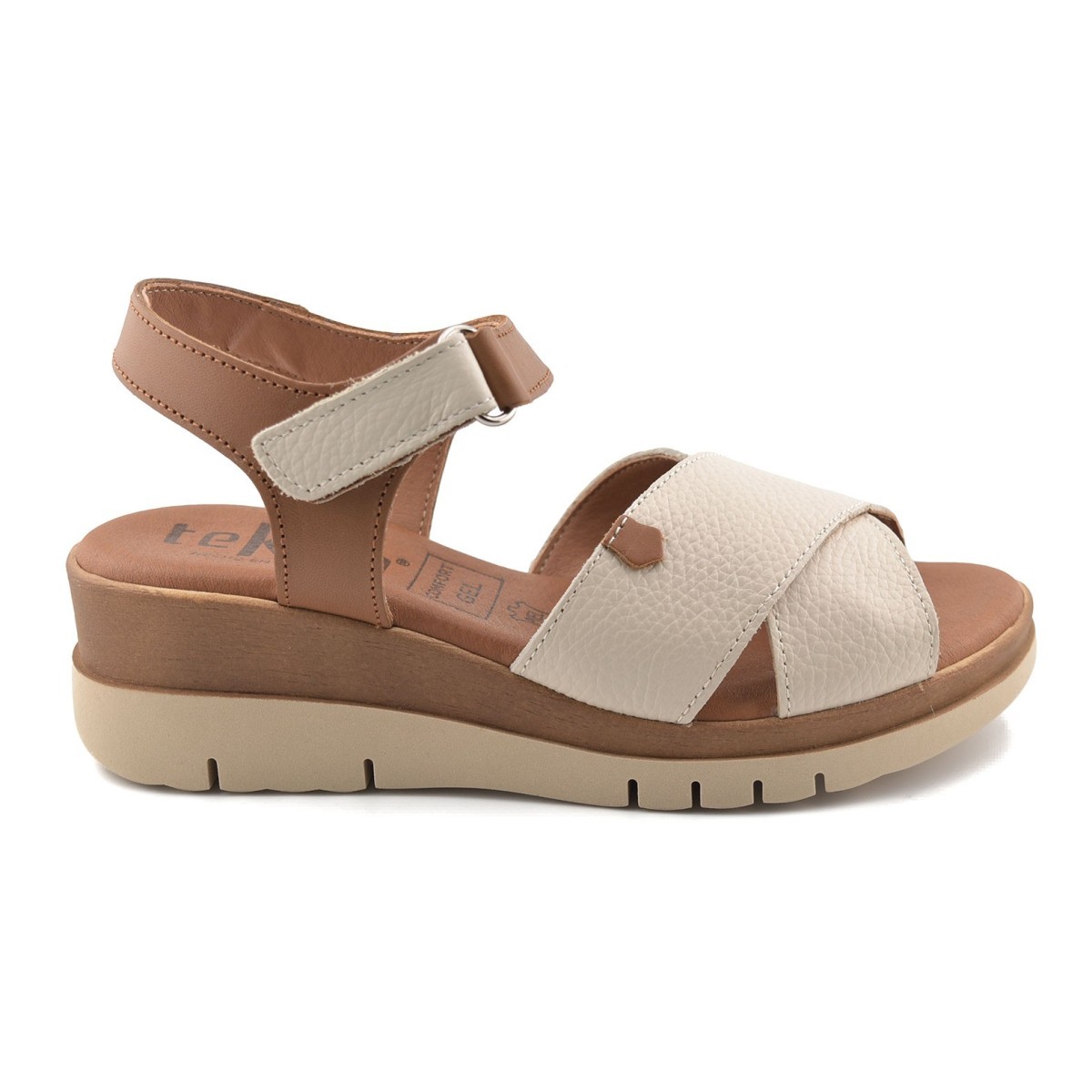 Beige leather sandals with wedge by Tekila