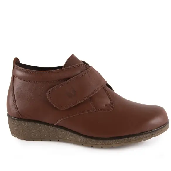 Classici stivaletti in pelle marrone con chiusura a velcro Pie de Angel