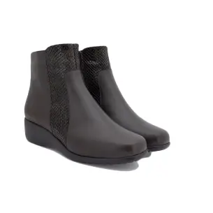 Botins em pele castanha com cunha GASYMAR 2