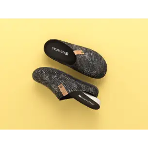 Saguy's | Black House Slipper | Women 2